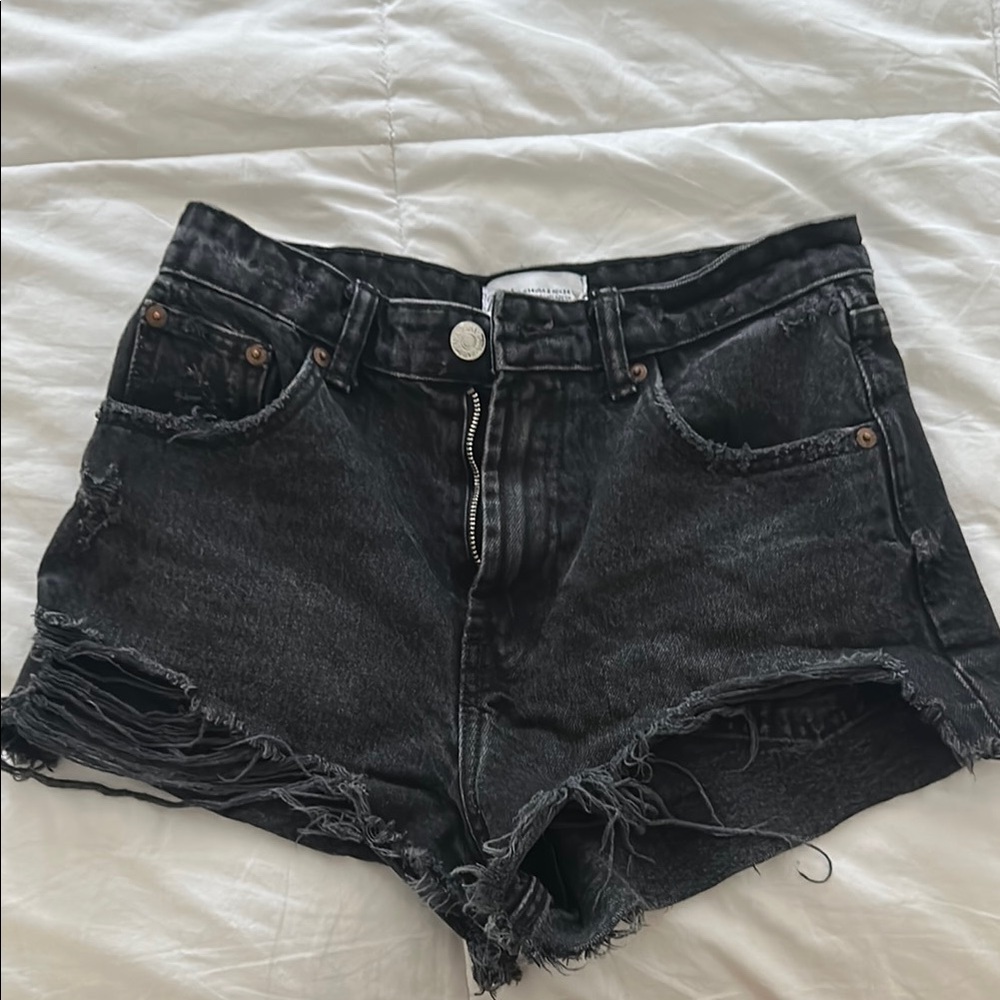 Zara Black Jean Shorts - Picture 1 of 3